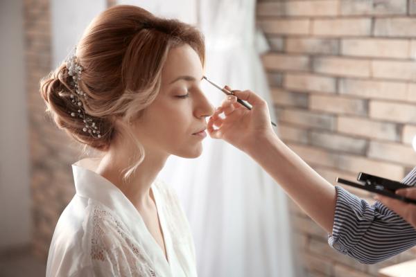 The Latest Spring Bridal Beauty Trends  - Cover Image