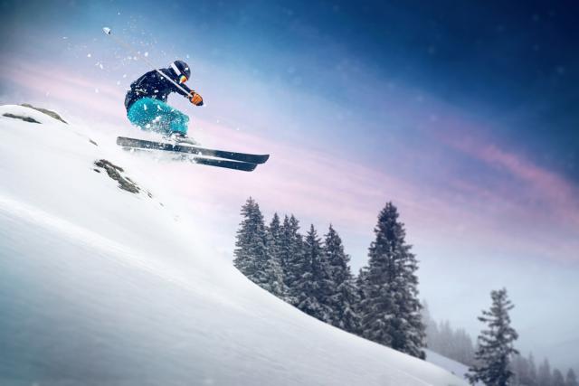 ​Experience Lake Louise​ Luxury For Less​ With Frontier Ski​