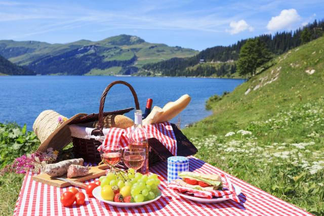 Best Picnic Spots in the UK: Where Nature Meets Relaxation 