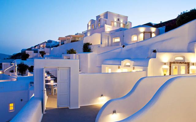 The very luxurious Canaves Oia Hotel 