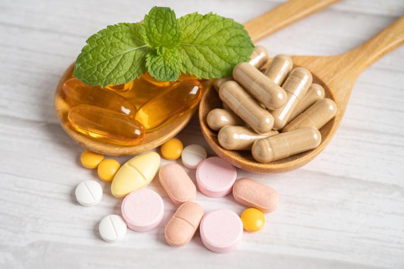 Natural Supplements for Optimal Health When Traveling