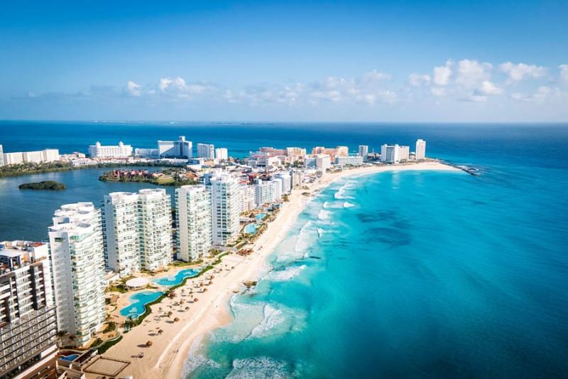 Gunfire Reported At Beach In Cancun