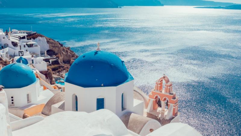 Five Top Destinations In Greece For Luxury Vacations