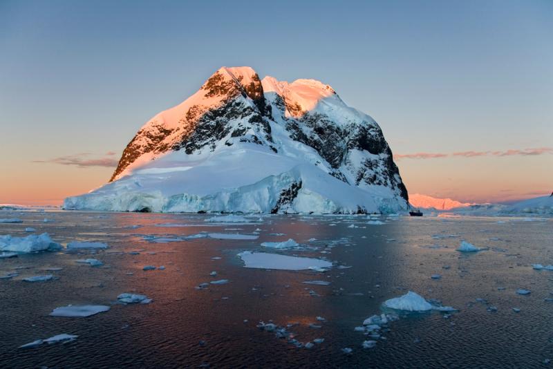 Enjoy An Otherworldly Celestial Experience In Antarctica