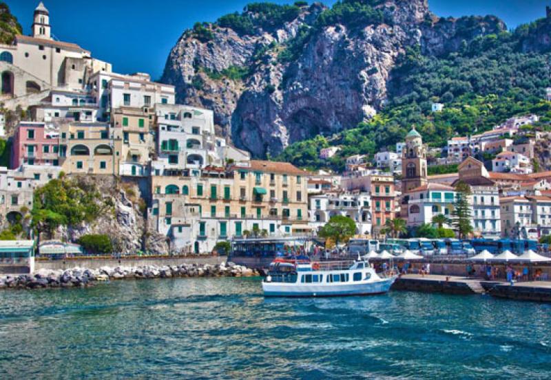 Exploring The Amalfi Coast With MYacht 